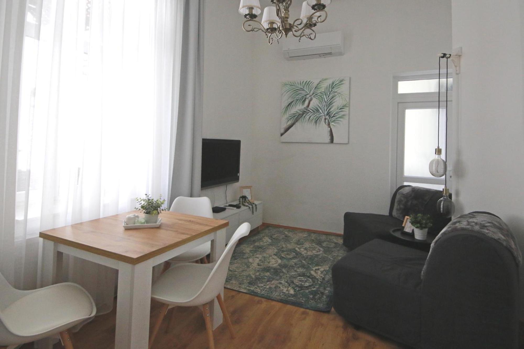 Warady Apartment *