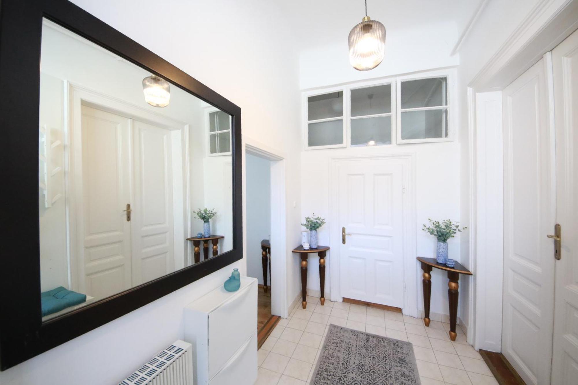 Warady Apartment